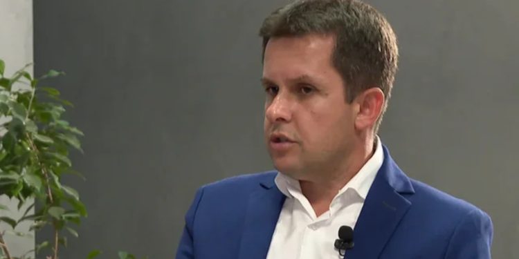 “Berisha është kryetar i PD-së,” Alimehmeti: Duam të bëjmë rotacion brenda Shqipërisë, e njëjta gjë duhet të ndodhë brenda nesh! Oksigjenimi mund të sjellë një marsh më shumë