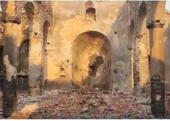 Djegia e kishës 200-vjeçare në Senicë/ Zjarri la pas rrënoja, kryeplaku: Përveç dëmeve ekonomike ka ndodhur edhe një dëm i madh shpirtëror! 