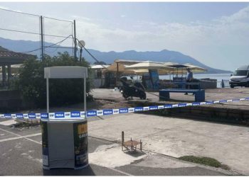 “Do të mbaroj punë”/ 65-vjeçari qëllon për vdekje vëllain dhe nipin në Budva, djali tjetër arrin të arratiset, autori priti policinë në lokal