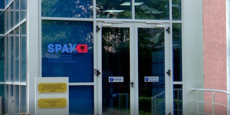 Operacioni i SPAK/ Zbardhet emri i personit të shpallur në kërkim, konfirmohet sot masa e sigurisë për 6 të arrestuarit e tjerë