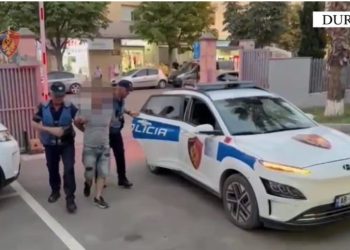Mashtroi dhe detyroi përmes dhunës një vajzë ruse të ushtronte prostitucion, arrestohet 46-vjeçari në Durrës