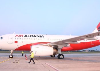 Punonjësit e Air Albania letër Ramës: Rrogat s’na paguhen, siguria e qytetarëve në rrezik