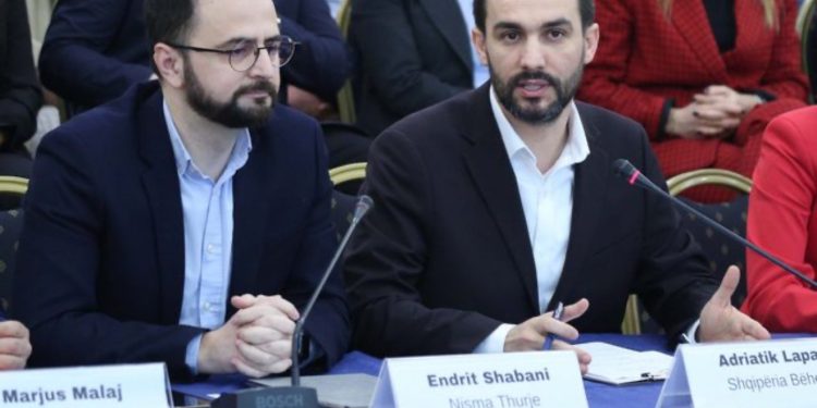 “U kërcënova me jetë nga Lapaj, babai dhe kushërinjtë”/ Shabani: Po përgatis dosje!