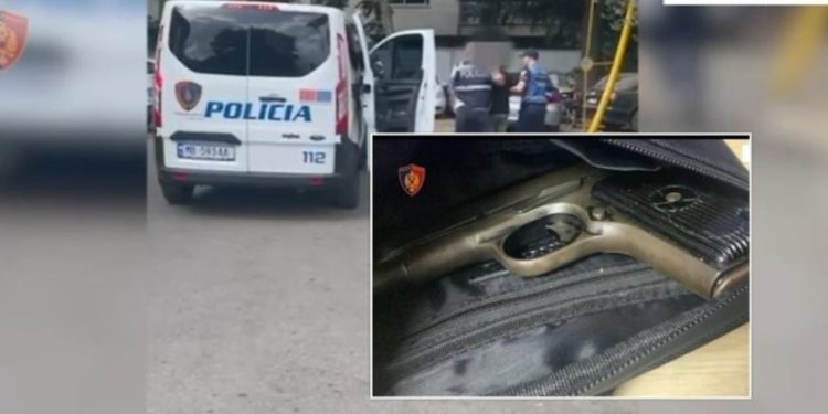 Kamuflohej duke lëvizur me taksi për t’iu shmangur policisë, kapet 23-vjeçari me armë zjarri
