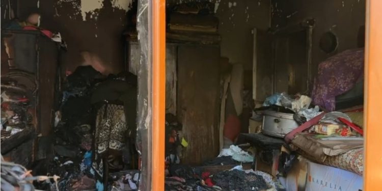 52-vjeçarja gjendet e vdekur brenda banesës së djegur në Pogradec, grupi hetimor dyshime për vrasje, iu gjetën shenja dhune
