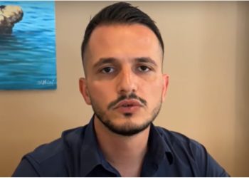 Dhuna ndaj kamarierit 18-vjeçar në Vlorë, menaxheri i hotelit: Policia nuk erdhi, minutat e ardhshme mbërriti pronari që pati një përplasje me klientët