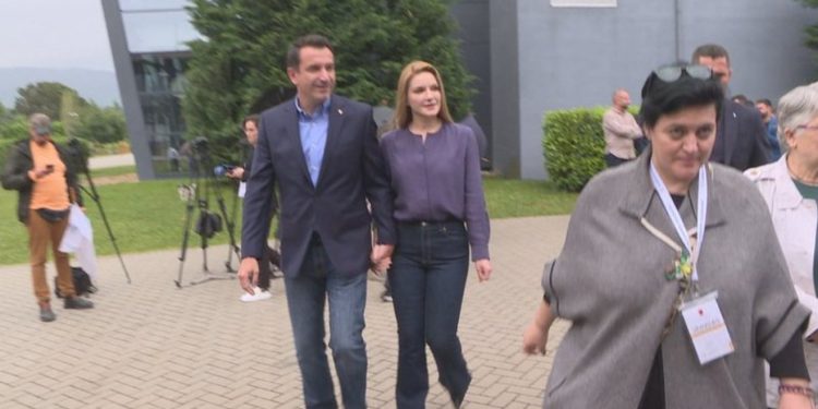 Financjera e Ajola Xoxës pranoi rryshfetin e biznesmenit Palushi, në këmbim të lejës së ndërtimit nga Veliaj