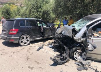 Me 200 km/h/ Shoferi i fuoristradës në krah të kundërt, u përplas kokë më kokë me furgonin, çifti i bashkëshortëve të vdekur ishte nisur për të shitur peshk!
