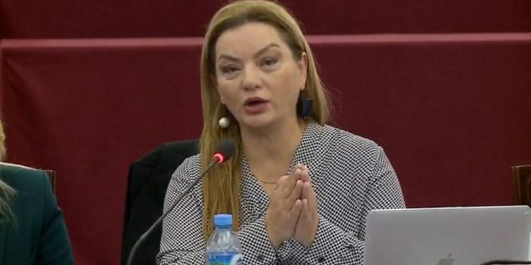 Albana Vokshi në Asamblenë e OSBE: U kërcënova me vajzën time në ditën e zgjedhjeve! Si u kontrollua Vora nga krimi i organizuar nën heshtjen e shtetit