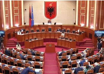 Nis seanca plenare në Kuvend