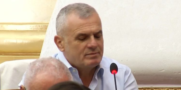 “Pa të drejtë nuk e kaluat”/ Bujar Leskaj: Raporti i institucioneve të pavarura duhej kaluar në këtë legjislacion