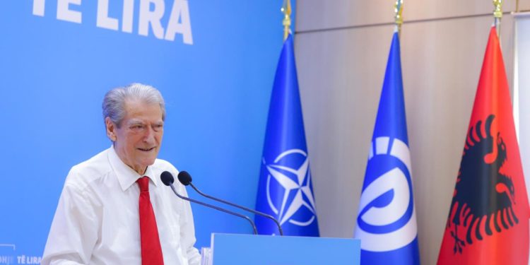 Rinumërimi/ Berisha: Në Tiranë, Ilir Rusmajli i ka hequr vota PD-së pa asnjë shkak ligjor! Kontrata e lobimit është mes fondacionit dhe kompanisë, PD pranon vetëm shërbimin