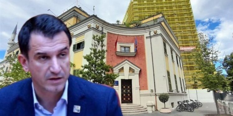 “Hotelin e ka Lali Eri…”/ Punonjësja e “5D” tregon pse përmendi Veliajn me sms: Kjo fjalë më ka përndjekur