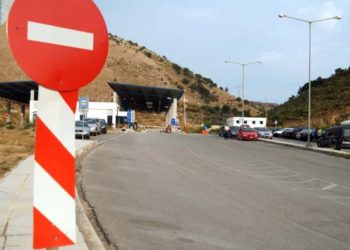 Pala greke pezullon sërish punën sot në Qafë Botë, bllokohen dhjetëra makina në doganë