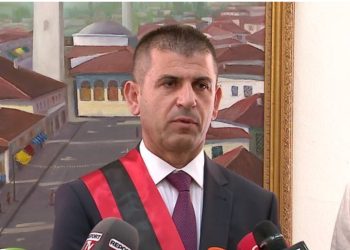 U shkarkua nga dekriminalizimi/ Ish- kryebashkiaku i Vorës fiton të gjitha pagat nga bashkia Vorë dhe dëmshpërblim nga KQZ