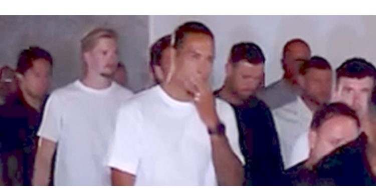 Lojtarët e Liverpoolit mbërrijnë në Gondomar për ceremoninë mortore të Diogo Jota dhe vëllait të tij André Silva