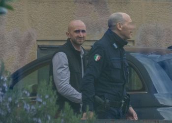 S’ka më ‘parajsë’ për kriminelët në Dubai/ Ekstradohet drejt Italisë ‘Don Bobi’, shqiptari i shumëkërkuar për trafik kokaine