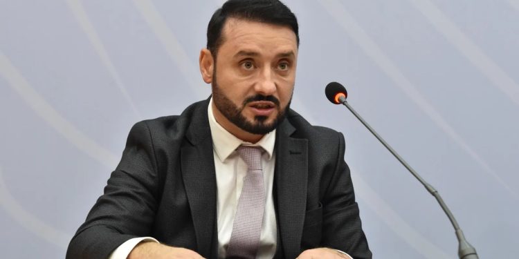 Jep dorëheqjen kreu i Agjencisë së Mbikëqyrjes Policore, Florian Sulejmani