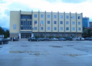 Shkarkime masive edhe në Kukës, largohen nga detyra 14 administratorë të njësive administrative dhe 2 nënkryetarë të bashkisë