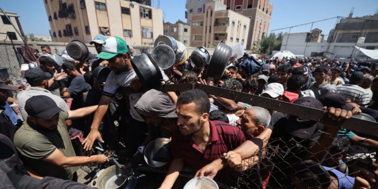 Të paktën 73 palestinezë të vrarë teksa po tentonin të merrnin ndihma