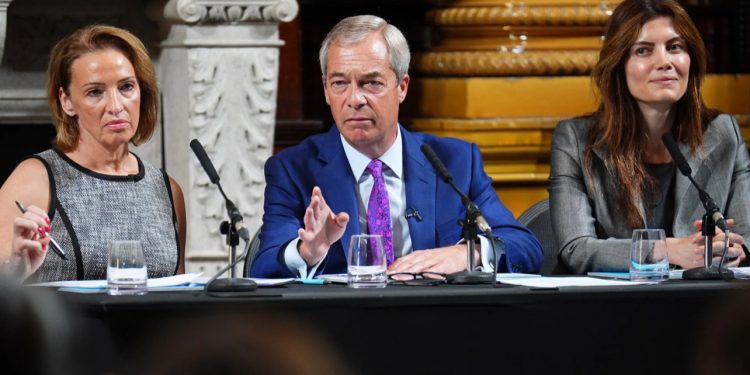 Dëbimi i kriminelëve, Nigel Farage: Kam rënë dakord me Ramën për të marrë mbrapsht të gjithë të burgosurit shqiptarë