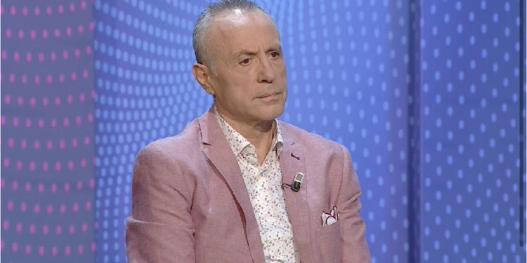 Ekskluzive/ Fidel Ylli në qendër të një skandali: 7 muaj pa paga për mësuesit e sportit, kontrata të fshehura dhe abuzim me fondet e KOKSH