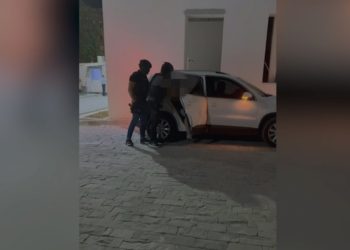 EMRI/ Kërkohej në Itali për “dhunë seksuale”, “rrëmbim”, “vjedhje” dhe “shkelje të rregullave për armët”, arrestohet në Cërrik 52-vjeçari