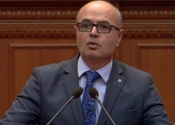 “Do i hiqnin kapelen”- Petro Koçi: Pse sugjerova dje dorëheqjen e zotit Veliaj