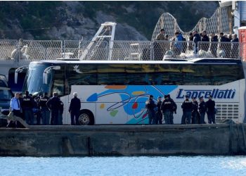 Marrëveshja për emigrantët/ The European Conservative: Protokolli i Melonit me Shqipërinë përballet me një valë kritikash nga gjyqtarët dhe aktivistët