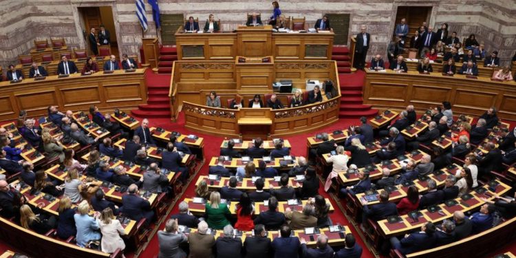 Skandali me subvencionet shkakton krizë qeveritare në Greqi, Mitsotakis nën presion