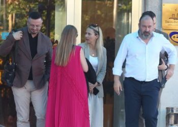 FOTO/ Nga Ristani te Ibrahimaj e Ndreca, Rama zhvilloi sot takim me përfaqësuesit e Bashkisë dhe deputetët e zgjedhur të kryeqytetit, ja momentet kur socialistët mbërritën