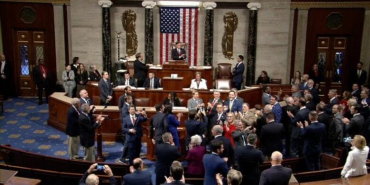 Miratohet “ligji i madh dhe i bukur” i Trump, përfundon seanca maratonë në Dhomën e Përfaqësuesve të Kongresit amerikan