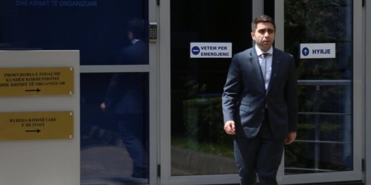 Dyshime për abuzime me tendera/ Kreu i Komisionit të Prokurimeve Publike, Jonaid Myzyri në GJKKO për vlerësimin e masës së sigurisë