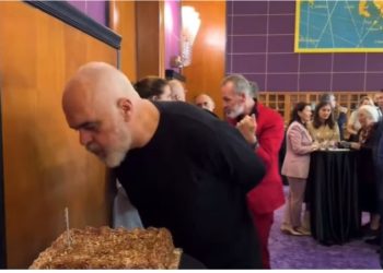 VIDEO/ Akademia Politike e PS i uron ditëlindjen Ramës me … këngë dhe videoklip