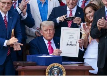 VIDEO/ Trump nënshkruan projektligjin e buxhetit në “Ditën e Pavarësisë”: “Epoka e artë e Amerikës” po fillon