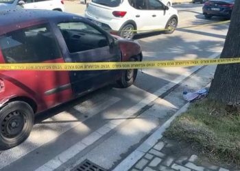 Aksident në Vlorë / Makina përplas këmbësorin në vijat e bardha në Lungomaro, 60-vjeçari dërgohet në spital 