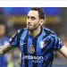 Gala-Inter, kontaktet e para për Calhanoglu. Gjithçka varet nga Osimhen