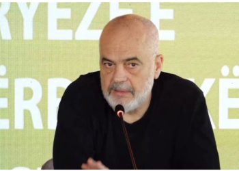 “Nga e hëna nuk do keni më asgjë në dorë”/ Zaptimi i hapësirave publike në Lungomare, Rama: Keni 48 orë kohë për t’i liruar