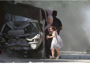 Sulmet ajrore izraelite vrasin 24 palestinezë në Gazë, përfshirë 10 që po kërkonin ushqim