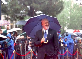 Qeveria i dhuron vetes një reklamë në gazetën gjermane, Kryeministria e shpërndan: A nuk duhet që qyteti të riemërtohet TiRama?