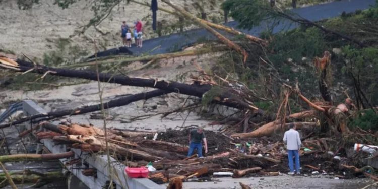 Përmbytjet në Teksas, shkon në 50 numri i viktimave, 30 fëmijë të zhdukur