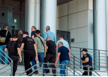 Korrupsion dhe ryshfet në Qafë Botë/ Zbardhen bisedat që “dogjën” 14 doganierët e palës greke: Nëse ke 30 litra vaj, lër një kafe dhe ik…! Dialogu me shqiptarin