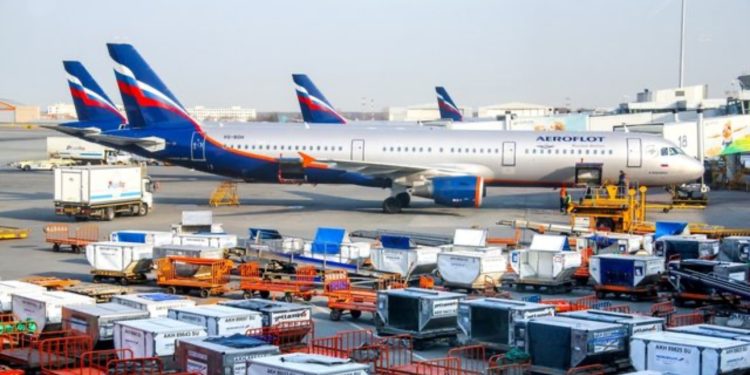 Breshëria e dronëve ukrainas çrregullon trafikun ajror rus, aeroportet e mëdha kufizojnë aktivitetet