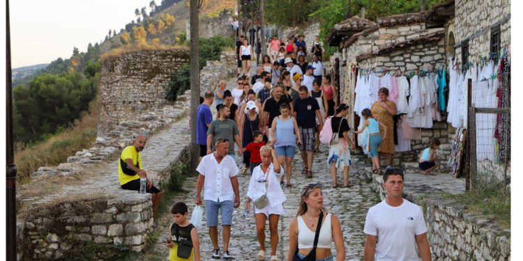 Në Shqipëri vijnë më “lodhurit”! Sa shpenzojnë turistët europianë në një natë?