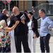 Flet 82 vjeçarja që u shty nga bodyguardët e Ramës: Unë doja të takoja Kryeminstrin, bërtita “Rama të dua”!