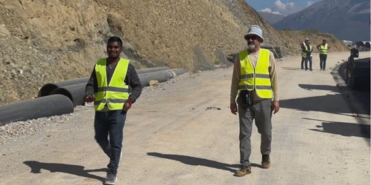 Jo vetëm nga vendasit, Shqipëria po braktiset edhe nga të huajt