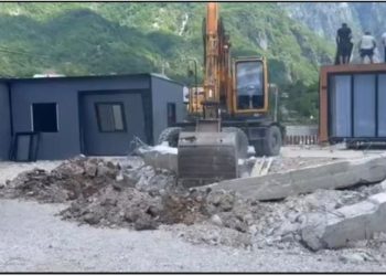 Prishet ndërtimi pa leje, Rama reagon sërish: Kabinat e kriminelit që “plagosi” Thethin do i marrë shteti, me “Gjelin” e prokurorisë po merret ministria e Drejtësisë