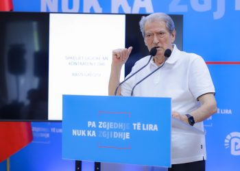 “Për një intervistë!” Berisha: Me urdhër të Ramës dhe Manjës, banditë me uniformë kanë ushtruar terror psikologjik ndaj Metës