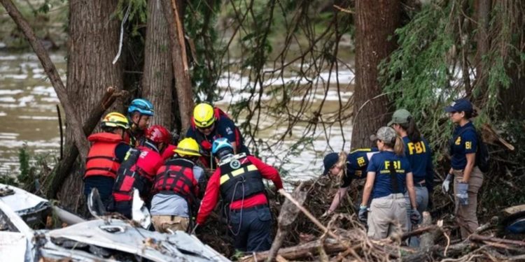 Përmbytjet katastrofike në Teksas/ 161 persona ende të zhdukur, vazhdojnë kërkimet për të mbijetuar