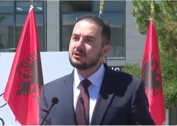 “Burgu është realitet në diktaturën e re!”/ Ervin Salianji në inaugurimin për Josif Budën: Ai nuk ra rastësisht, ishte zëri i ndërgjegjes së kombit